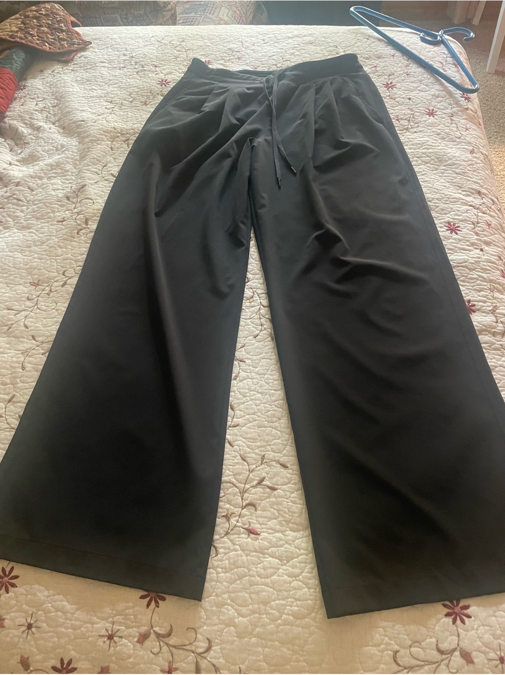 CALIA by Carrie Underwood Black Wide-Leg Drawstring Pants